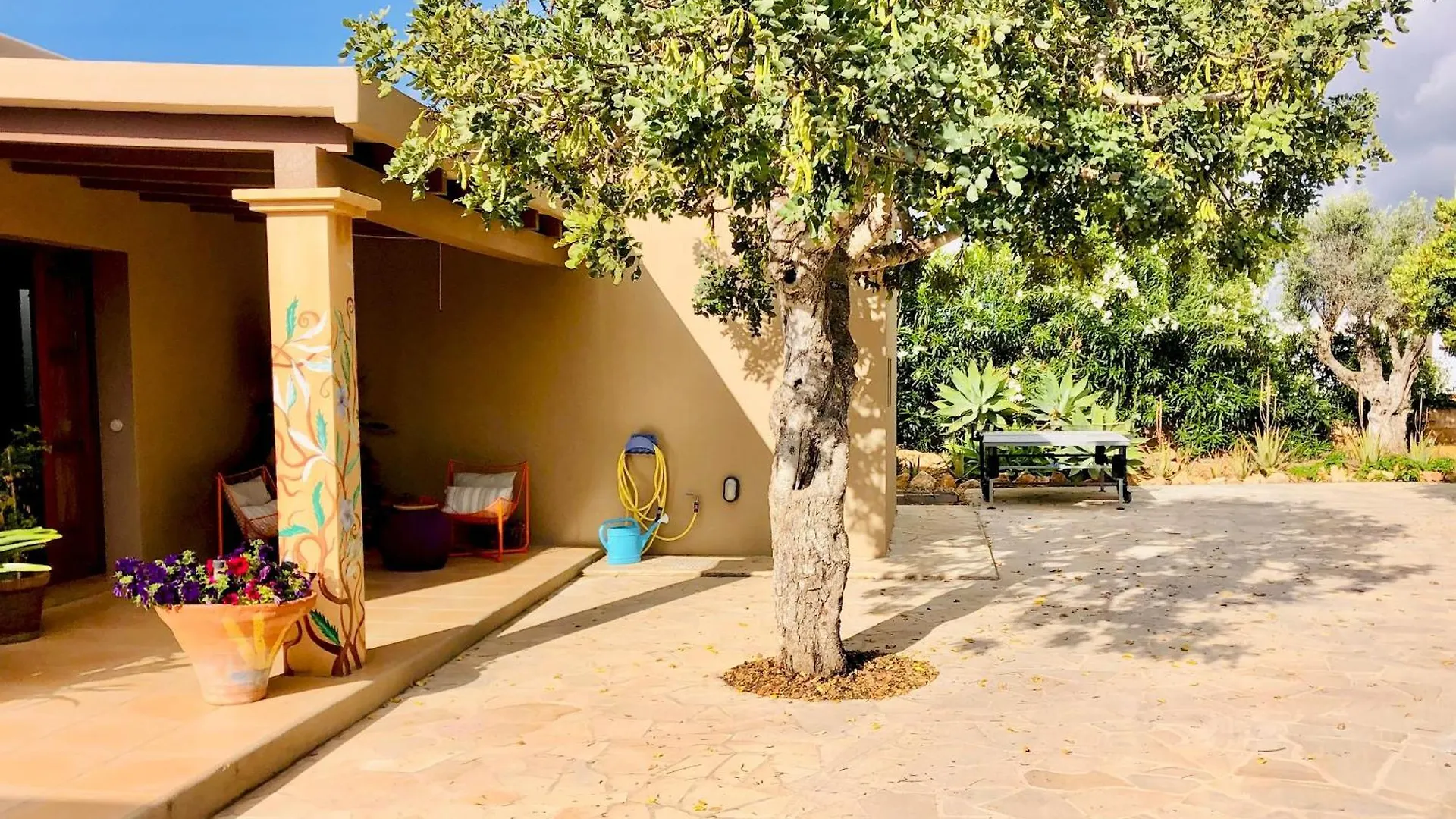 Villa Es Repaire Near To Playa Den Bossa Ibiza Town